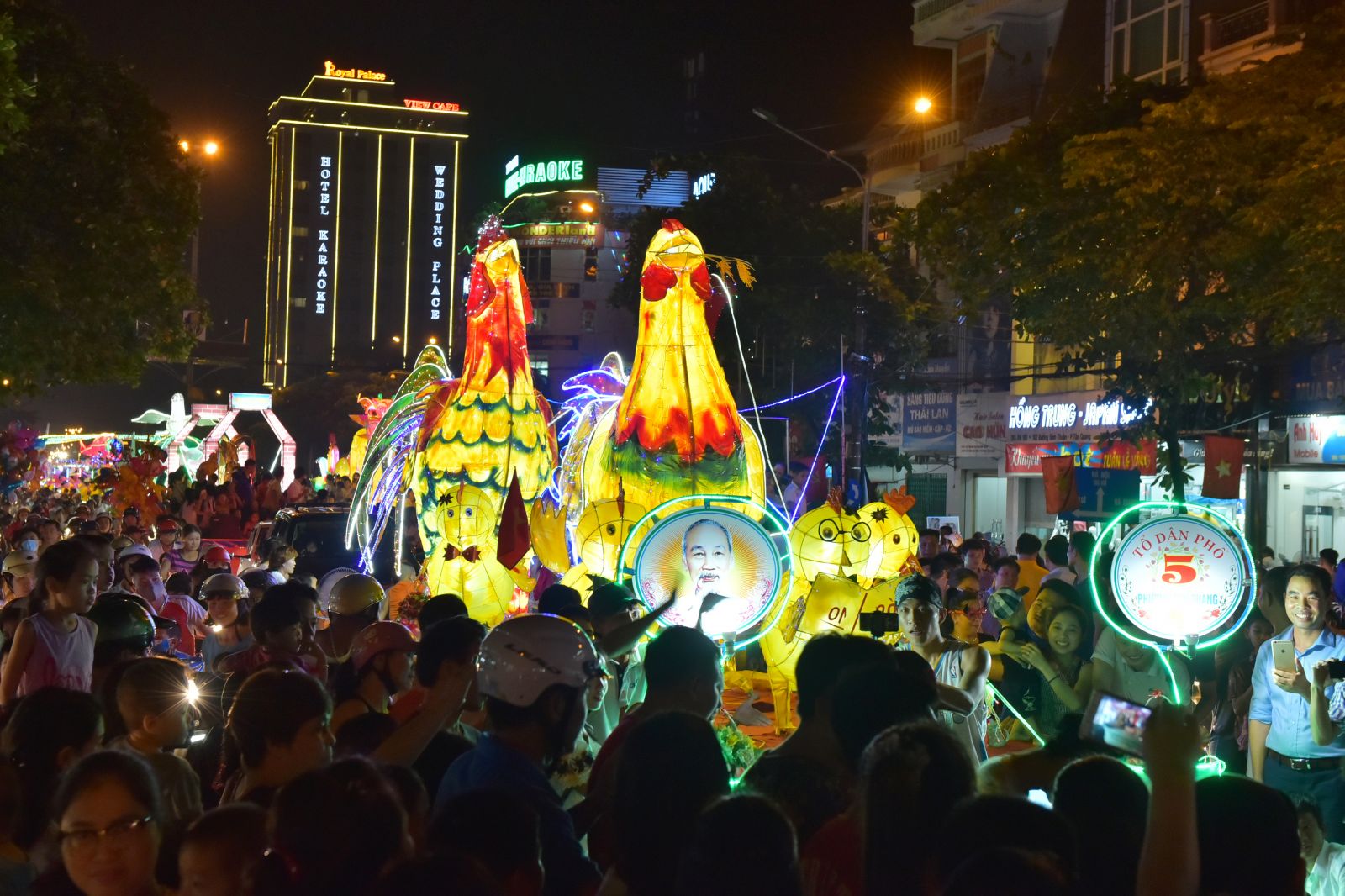 Rộn ràng Trung thu ở Tuyên Quang